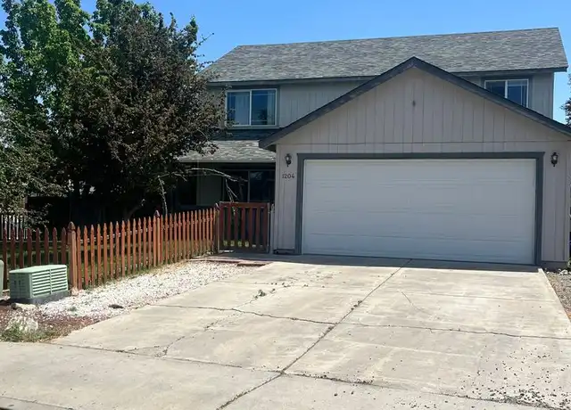 Property at 1204 SW 33rd St, Redmond, OR, 97756, 3 beds, 2.5 baths, [object Object]