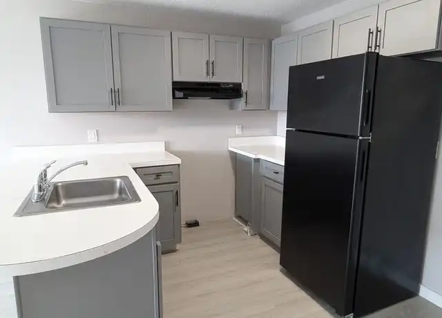 Property at 163 Mark Ln #5, Waterbury, CT, 06704, 1 bed, 1 bath, [object Object]