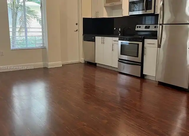 Property at 2880 Pine Tree Dr #4, Miami Beach, FL, 33140, 2 beds, 2 baths, [object Object]