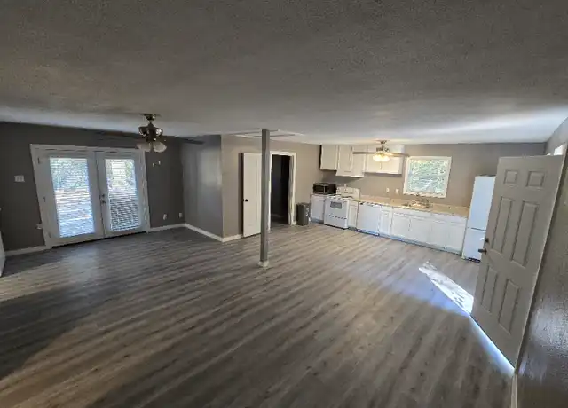 Property at 144 Seminole Cir, Onalaska, TX, 77360, 2 beds, 1 bath, [object Object]