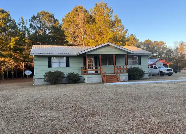 Property at 206 W Strawberry Ln, Rocky Point, NC, 28457, 3 beds, 2 baths, [object Object]