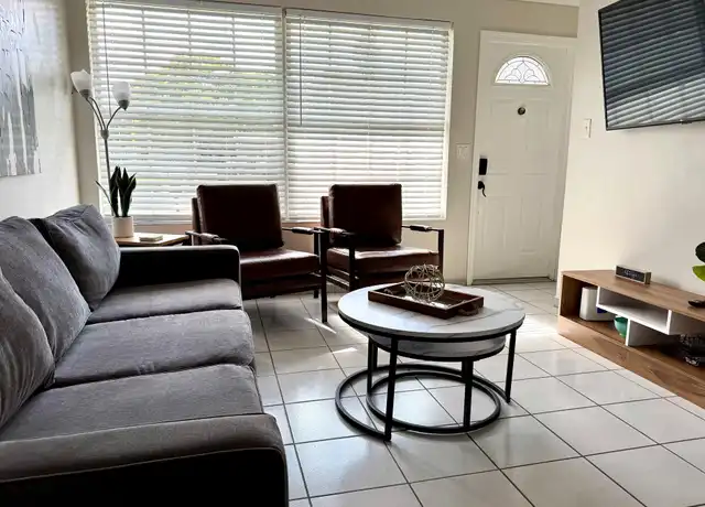 Property at 1033 SW 3rd St, Hallandale Beach, FL, 33009, 2 beds, 1 bath, [object Object]