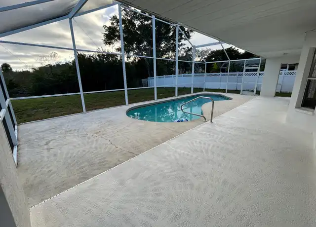 Property at 615 25th Dr E, Ellenton, FL, 34222, 3 beds, 2 baths, [object Object]