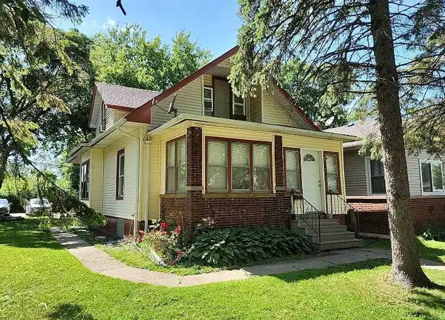 Property at 28 Fulton Ave Unit 2, Waukegan, IL, 60085, 2 beds, 1 bath, [object Object]