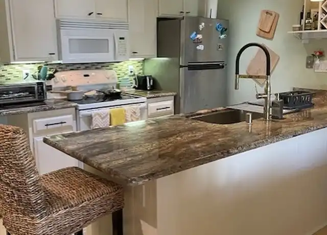 Property at 13765 Ruette Le Parc Unit B, Del Mar, CA, 92014, 1 bed, 1 bath, [object Object]