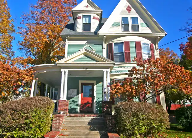 Property at 609 Central Ave Unit 2, Dover, NH, 03820, 2 beds, 1 bath, [object Object]