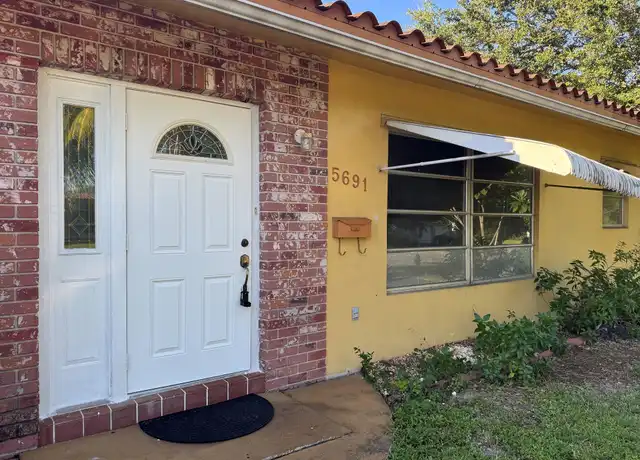 Property at 5691 SW 1st St, Plantation, FL, 33317, 4 beds, 2 baths, [object Object]