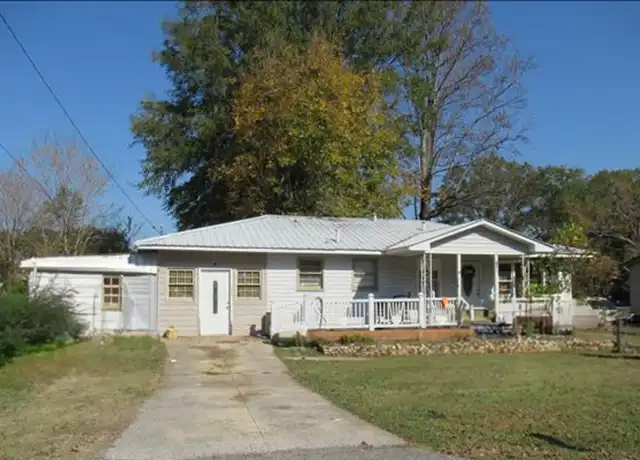 Property at 1110 Finley St SW, Jacksonville, AL, 36265, 3 beds, 1.5 baths, [object Object]