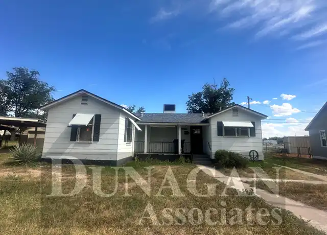 Property at 409 E Margaret St, Carlsbad, NM, 88220, 3 beds, 2 baths, [object Object]
