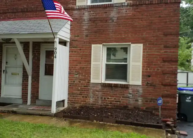 Property at 904 S Highland St, Arlington, VA, 22204, 2 beds, 1 bath, [object Object]