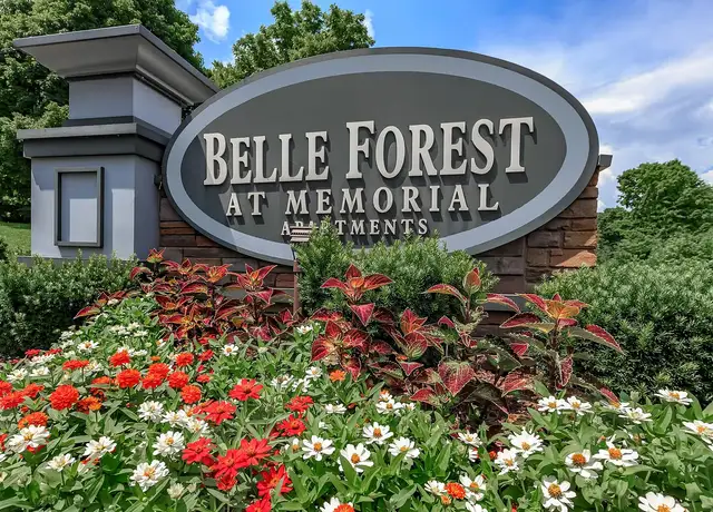 Photo of 2191 Memorial Dr, Clarksville, TN 37043