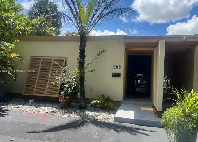 Property at 15400 Sharpecroft Dr Unit 15400, Miami Lakes, FL, 33014, 2 beds, 2 baths, [object Object]