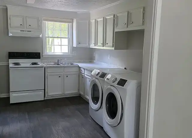 Property at Bentley Woods Apartments - 2111 Orange Grove Rd, Hillsborough, NC, 27278, 2 beds, 1 bath, [object Object]