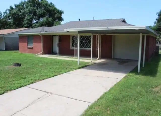 Property at 3905 Shawnee Trl, Fort Worth, TX, 76135, 2 beds, 2 baths, [object Object]