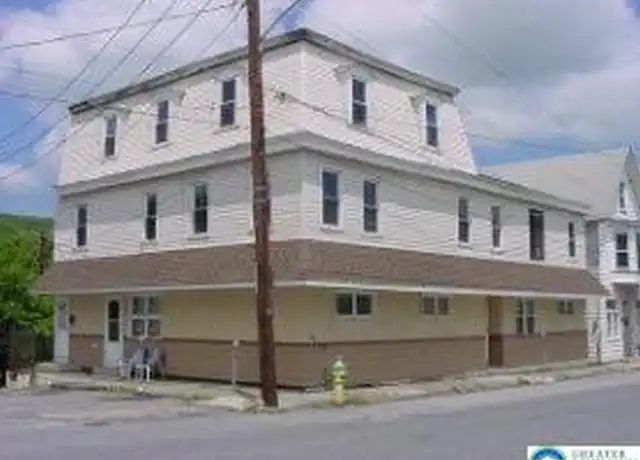 Property at 149 W Ridge St Unit 2b, Lansford, PA, 18232, 2 beds, 1 bath, [object Object]