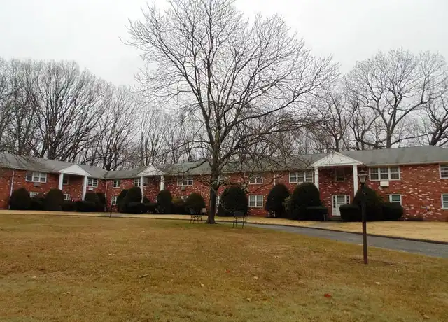 Property at 122 Country Club Rd Unit 128 B, Cheshire, CT, 06410, 2 beds, 1 bath, [object Object]