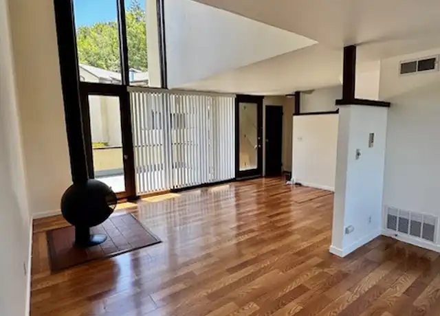 Property at 201 D St unit Townhouse #4, San Rafael, CA, 2 beds, 1 bath, [object Object]