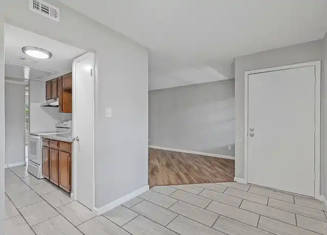 Property at 2210 Landmark Ct, Arlington, TX, 76013, 1 bed, 1 bath, [object Object]