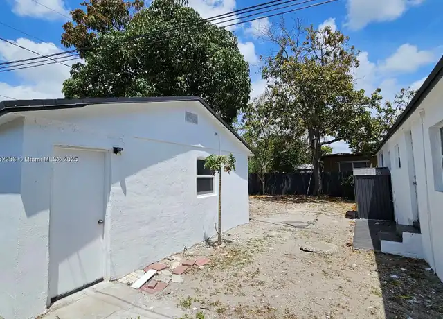 Property at 11714 NW 3rd Ave Unit BACK, Miami, FL, 33168, 2 beds, 1 bath, [object Object]