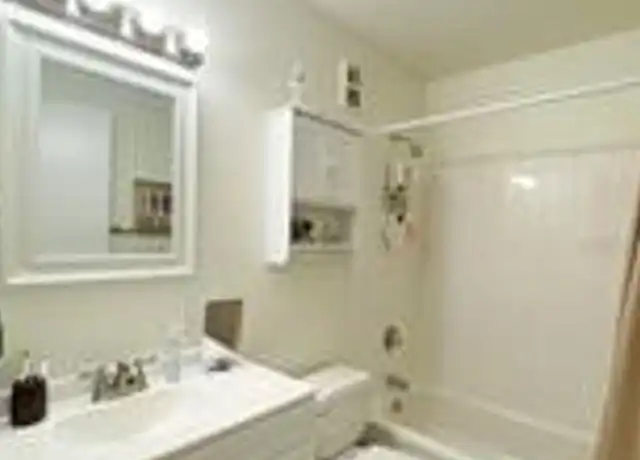 Property at 3705 SW 27th St #1212, Gainesville, FL, 32608, 1 bed, 1 bath, [object Object]