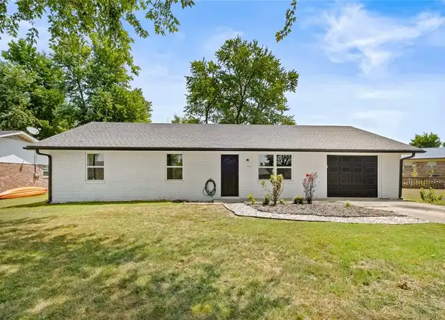 Property at 855 Jan Cir, Siloam Springs, AR, 72761, 3 beds, 1.5 baths, [object Object]