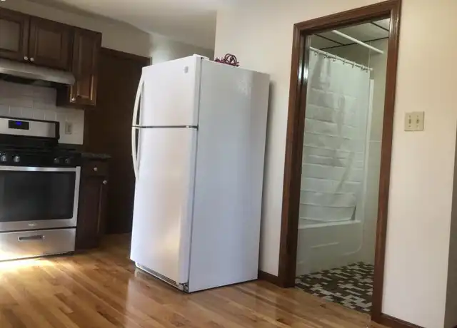 Property at 235 Columbia St, Cambridge, MA, 02139, 2 beds, 1 bath, [object Object]