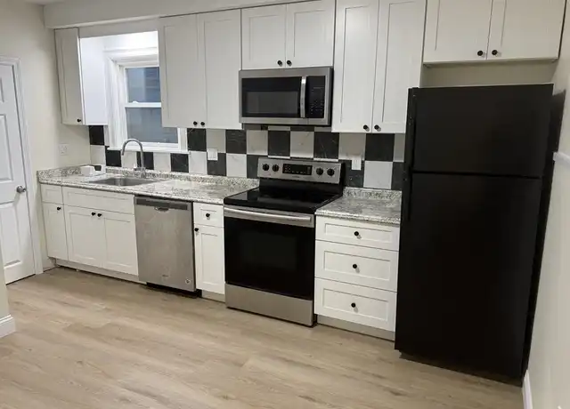 Property at 24 Moore St Unit 2, Quincy, MA, 02169, 2 beds, 1 bath, [object Object]