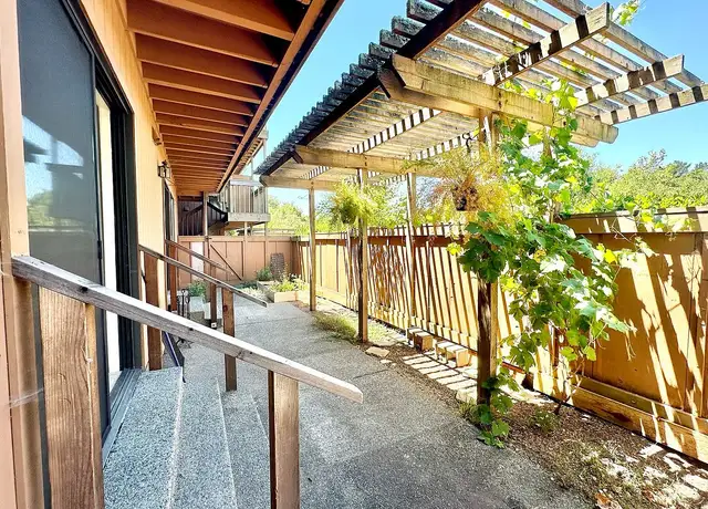 Photo of 35 Birdsnest Ct, Mill Valley, CA 94941