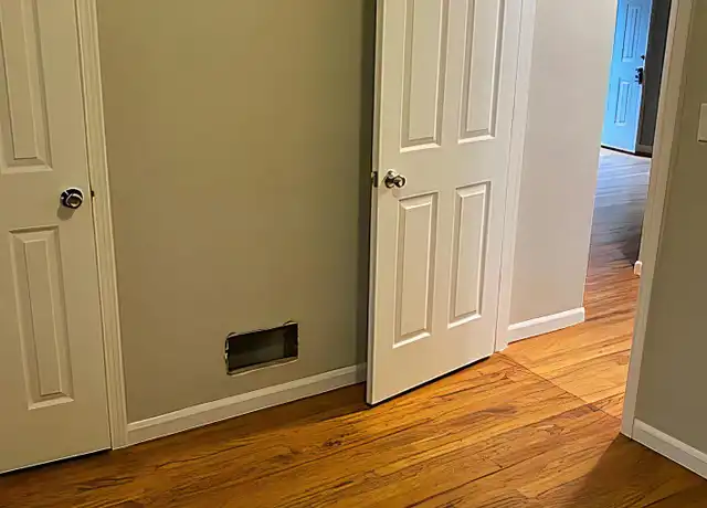 Property at 1108 Fountain St Unit 1, Ann Arbor, MI, 48103, 2 beds, 1 bath, [object Object]