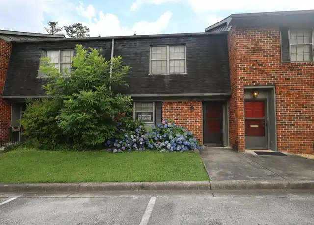 Property at 1961 Meadowbrook Cir NW, Dalton, GA, 30720, 2 beds, 1.5 baths, [object Object]