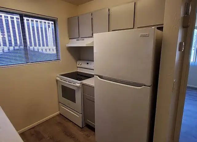 Property at Creekside Apartments - 610 S Granite St, Prescott, AZ, 86303, 1 bed, 1 bath, [object Object]