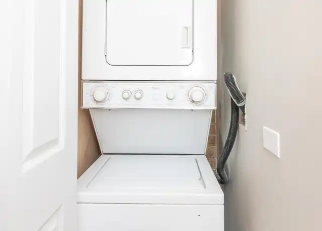Property at 1122 W Addison St, Chicago, IL, 60613, 1 bed, 1 bath, [object Object]