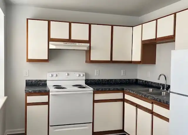 Property at 701 Hollins St Unit 223, Lynchburg, VA, 24504, 1 bed, 1 bath, [object Object]