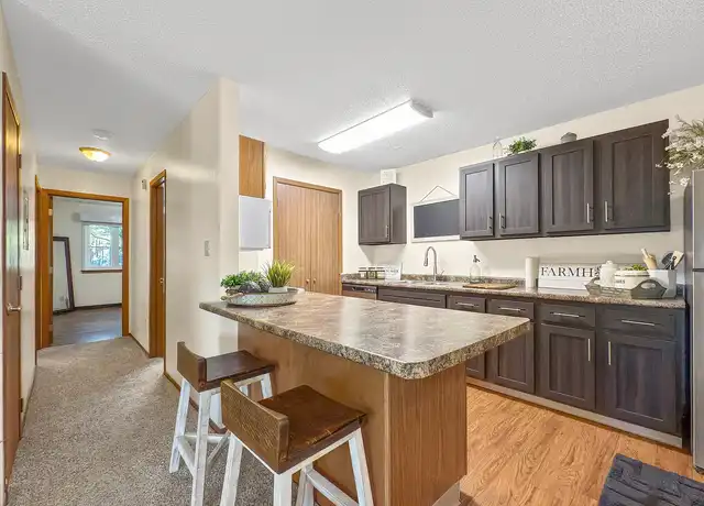 Property at Sun Prairie Apartments - 5901 Vista Dr, West Des Moines, IA, 50266, 1-3 bed, 1-2 bath, [object Object]