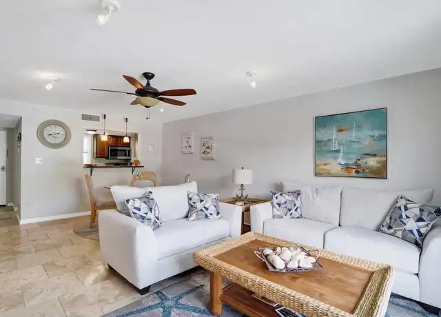 Property at 464 N Paula Dr #211, Dunedin, FL, 34698, 1 bed, 1 bath, [object Object]