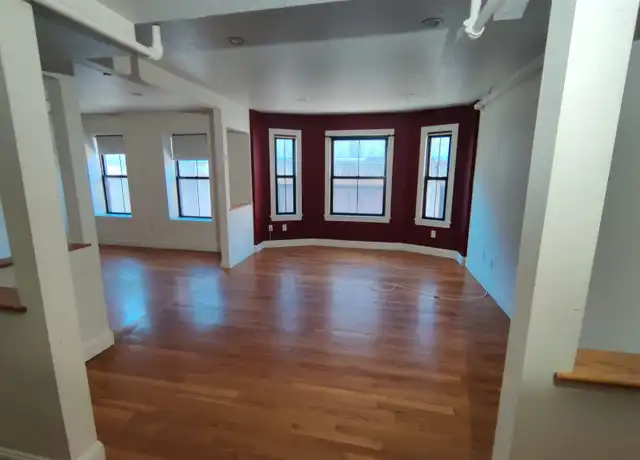 Property at 116 W Pearl St, Nashua, NH, 03060, 2 beds, 1 bath, [object Object]