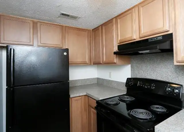 Property at 5000 Mabeline Rd, Hanahan, SC, 29410, 2 beds, 2 baths, [object Object]
