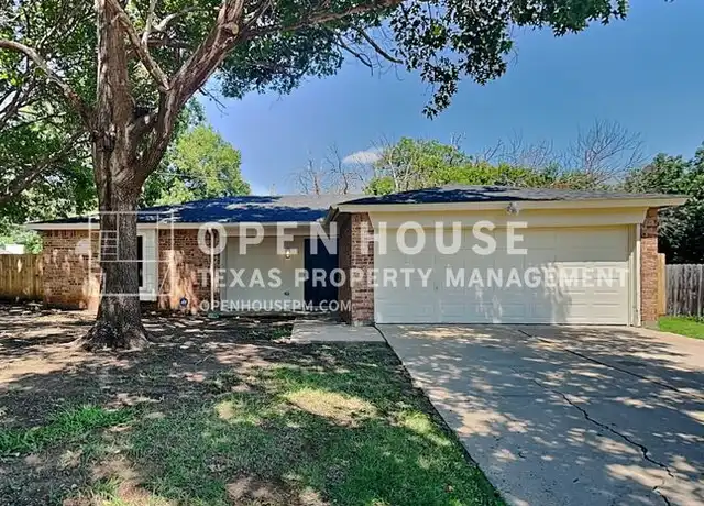 Property at 420 Parkview Ct, Burleson, TX, 76028, 3 beds, 2 baths, [object Object]