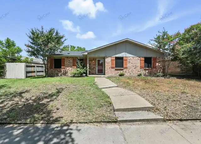 Property at 1827 Paxton Dr, Carrollton, TX, 75007, 3 beds, 2 baths, [object Object]