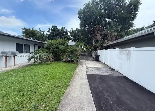 Property at 1538 NE 5th Ave Unit 2, Fort Lauderdale, FL, 33304, 2 beds, 2 baths, [object Object]
