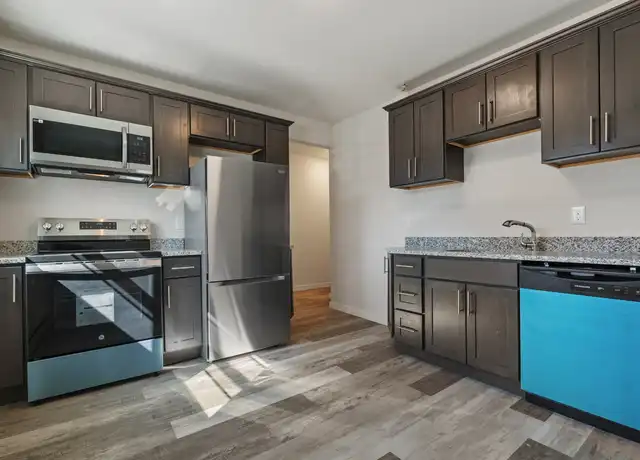 Property at 35 Clifford St Unit 1W, Hartford, CT, 06114, 2 beds, 1 bath, [object Object]