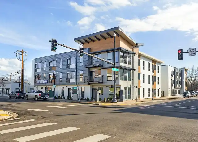 Property at 121 S Holly St, Medford, OR, 97501, 0-1 beds, 1 bath, [object Object]