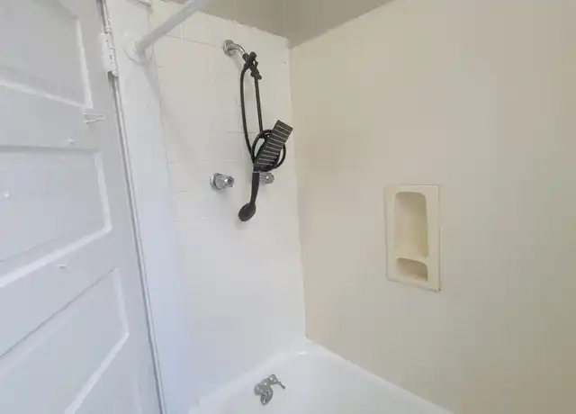 Property at 74 N Belvedere Blvd Unit 1, Memphis, TN, 38104, 1 bed, 1 bath, [object Object]