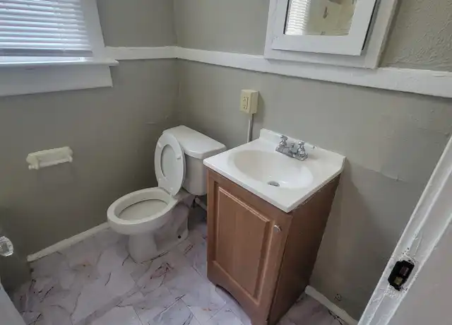 Property at 74 N Belvedere Blvd Unit 1, Memphis, TN, 38104, 1 bed, 1 bath, [object Object]