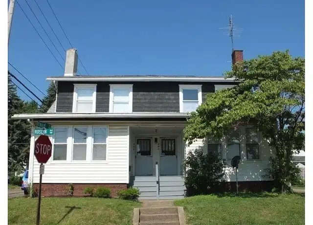Property at 301 Roslyn Ave NW Unit 301, Canton, OH, 44708, 3 beds, 1 bath, [object Object]