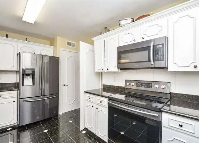 Property at 5050 Ambassador Way #309, Houston, TX, 77056, 3 beds, 2 baths, [object Object]