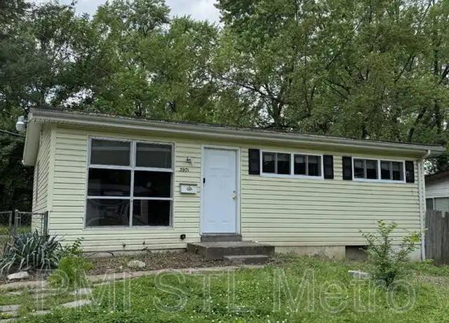 Property at 3901 Cranberry Ln, Saint Louis, MO, 63121, 3 beds, 1 bath, [object Object]