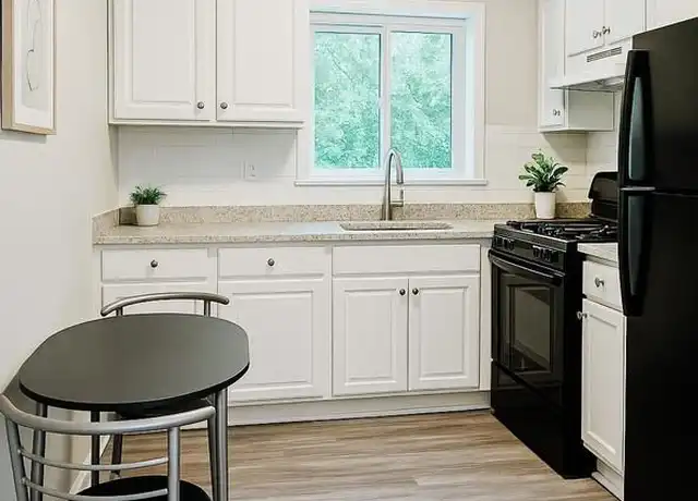 Property at 4718 Greenbriar Trl SW, Atlanta, GA, 30331, 1 bed, 1 bath, [object Object]