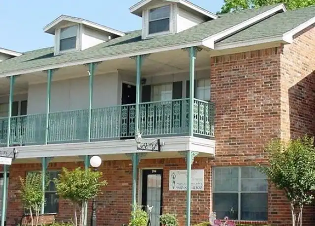 Property at 405 S Elm St, Denton, TX, 76201, 1 bed, 1 bath, [object Object]