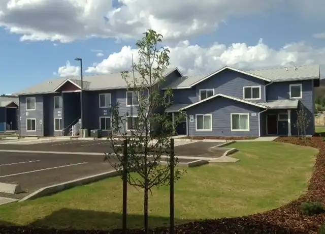 Property at 906 Shumway Rd Unit 104, Omak, WA, 98841, 4 beds, 2 baths, [object Object]